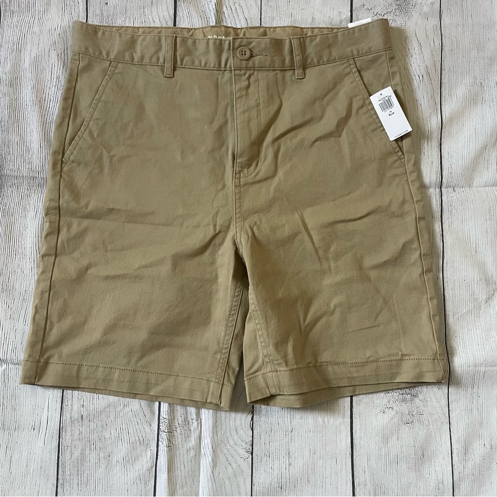 NWT Old Navy Khaki Shorts - Husky